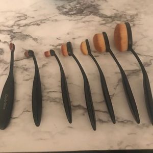 Oval Makeup Brushes